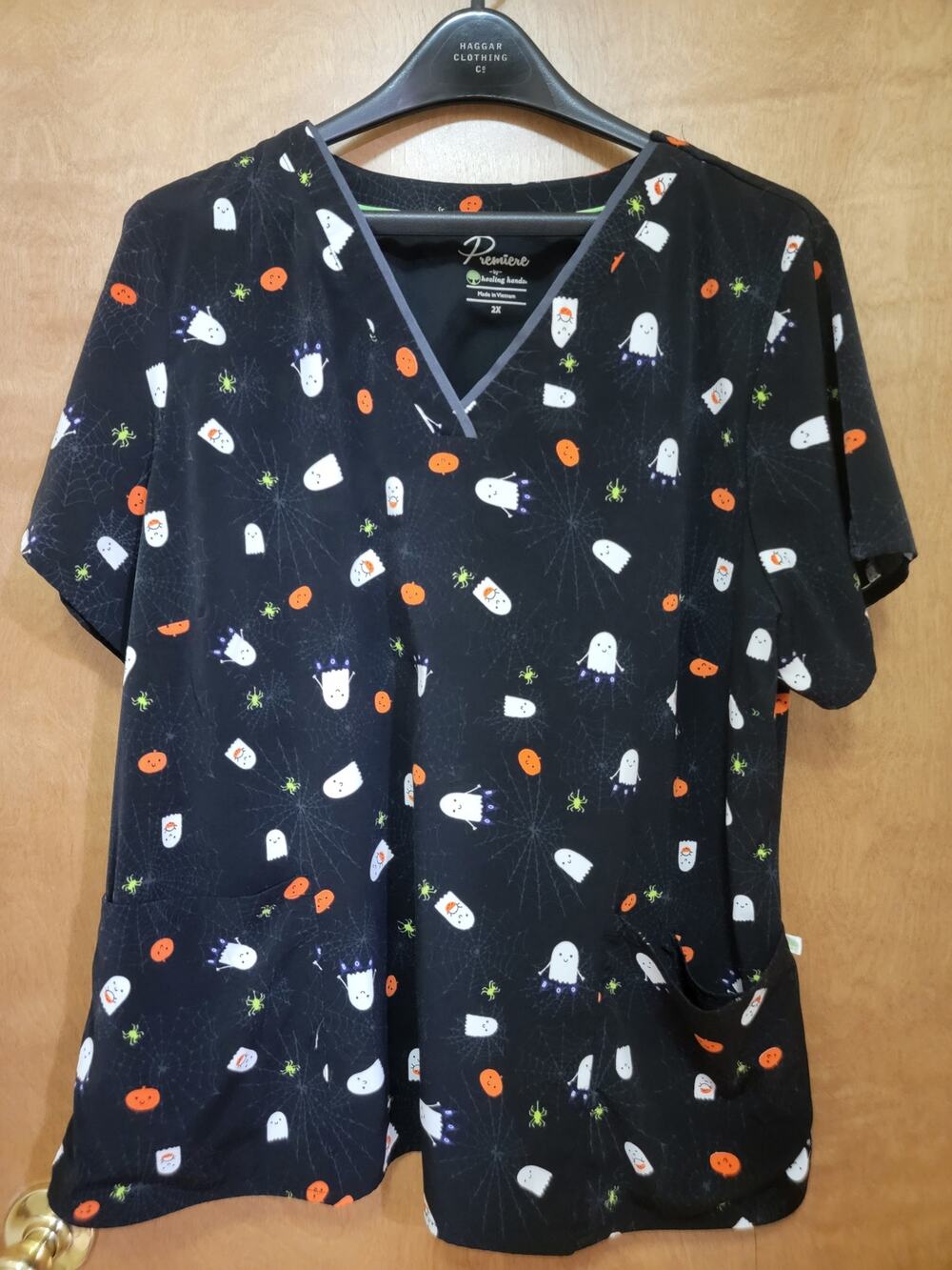 Healing Hands Premiere 2X Halloween Scrub Top Ghost Pumpkin Spider Print